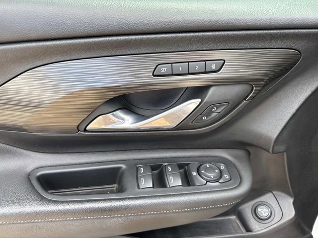 Used 2023 GMC Terrain SLT w/ Infotainment Package II image 25