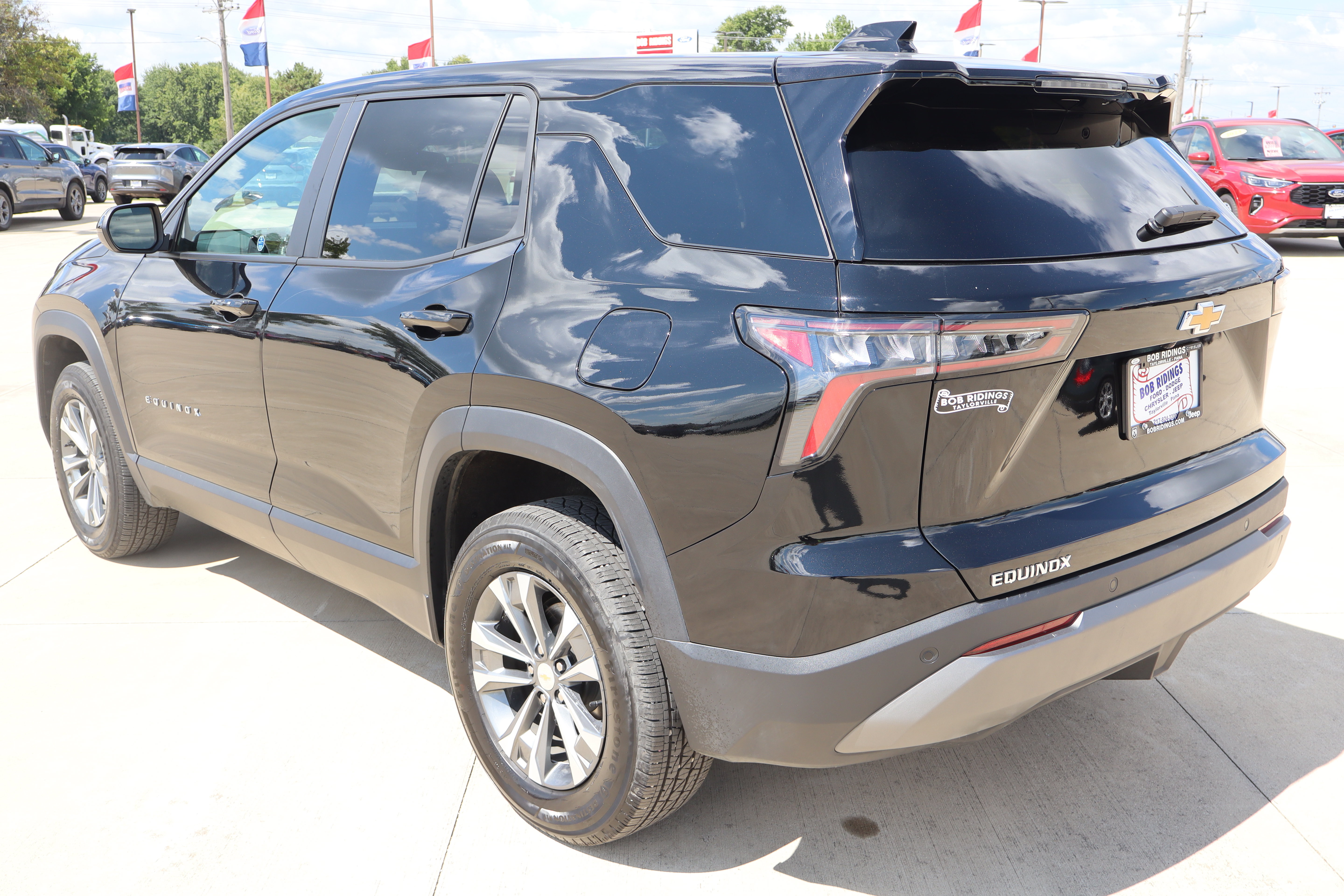 Used 2026 Chevrolet Equinox LT w/ LPO, Floor Liner Package FWD image 7