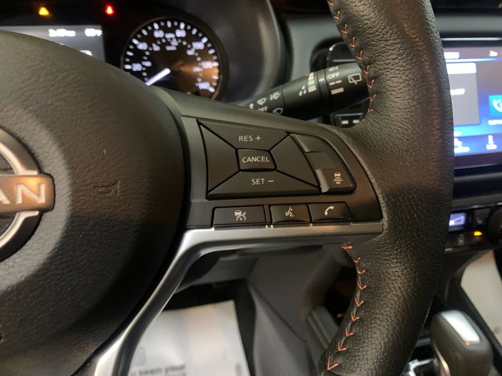 Used 2023 Nissan Kicks SR w/ SR Premium Package FWD image 29