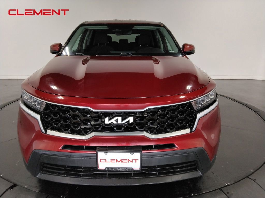 Used 2022 Kia Sorento LX image 2