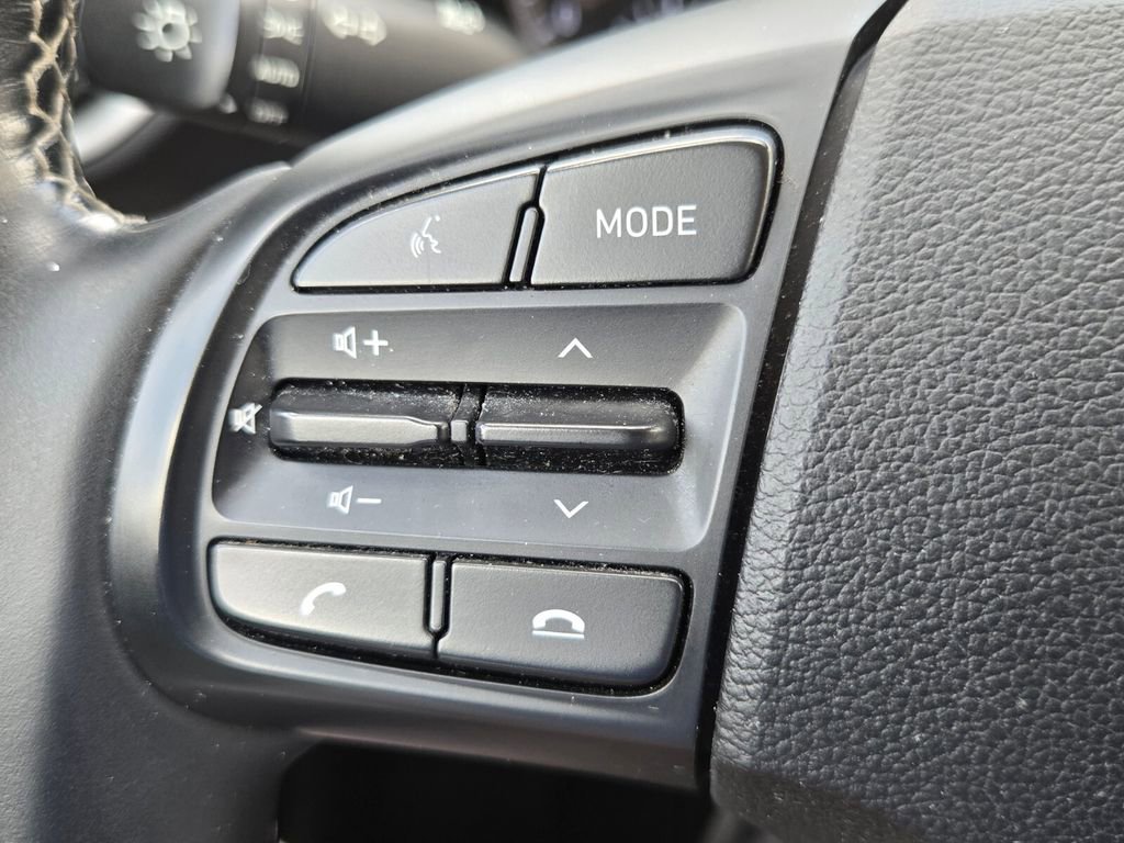 Used 2022 Hyundai Venue SEL w/ Cargo Package FWD image 23