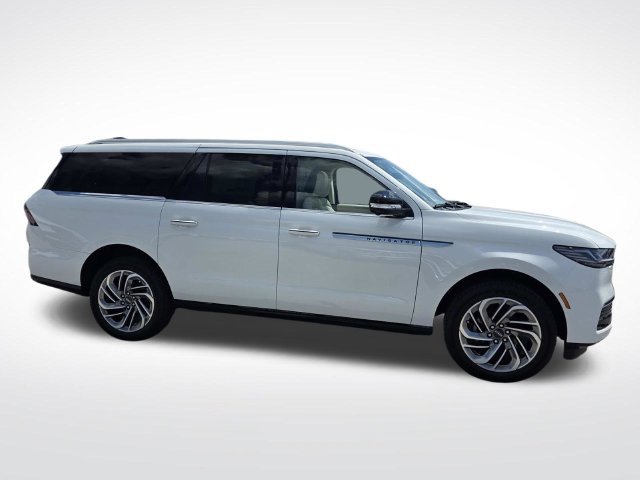 New 2027 Lincoln Navigator L Reserve AWD/4WD image 2