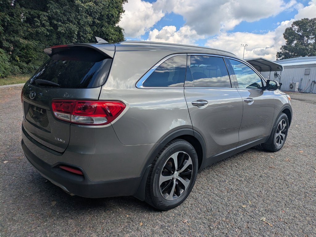 Used 2018 Kia Sorento EX FWD image 4