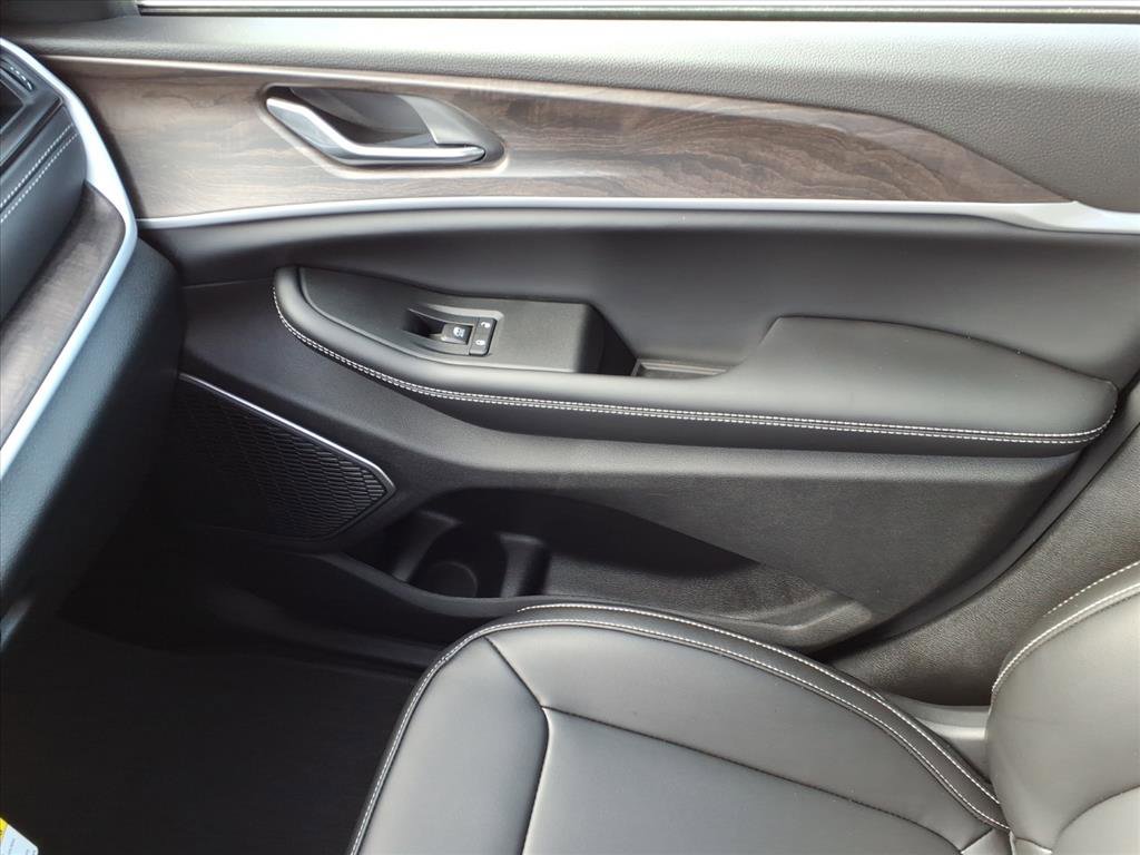 New 2026 Jeep Grand Cherokee Limited w/ Limited Altitude Package image 33