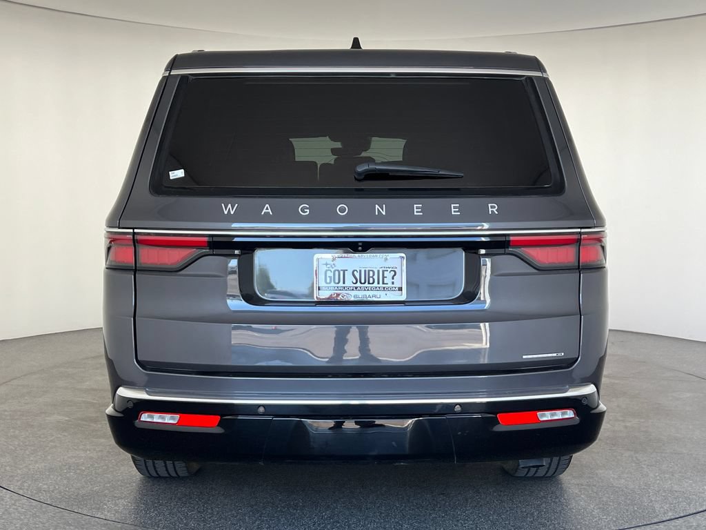 Used 2024 Jeep Wagoneer L Series III w/ Flexible Seating Group AWD/4WD image 5