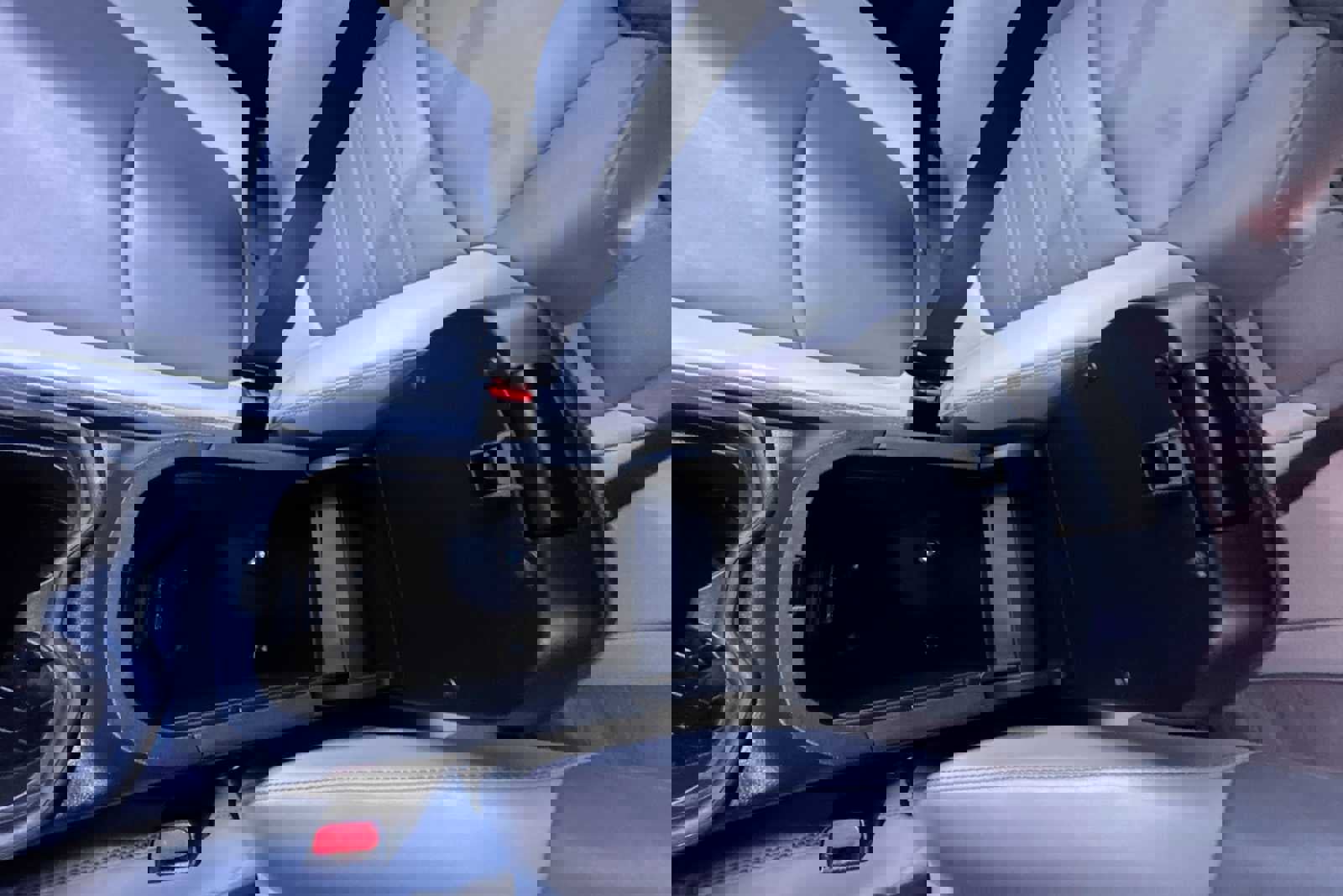 Used 2020 Toyota RAV4 XLE Premium image 28