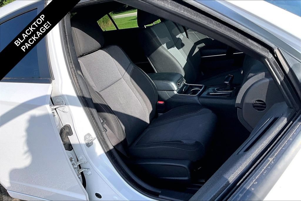 Used 2022 Dodge Charger SXT RWD image 7