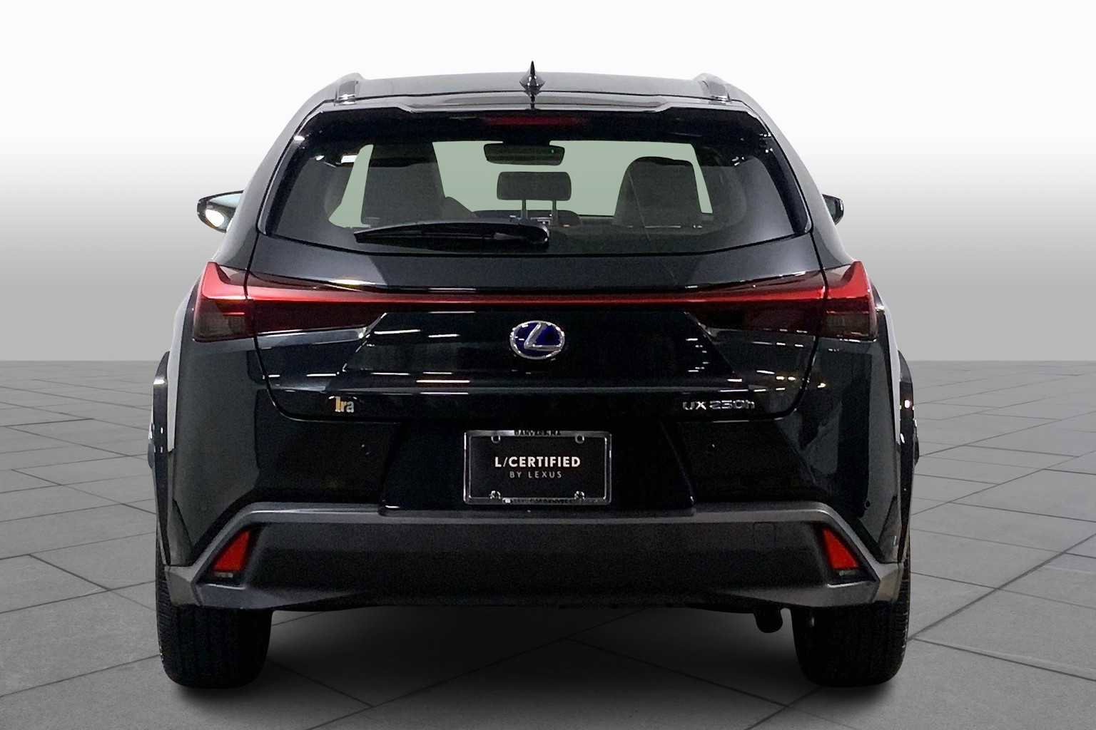 Used 2022 Lexus UX 250h w/ Premium Package image 4