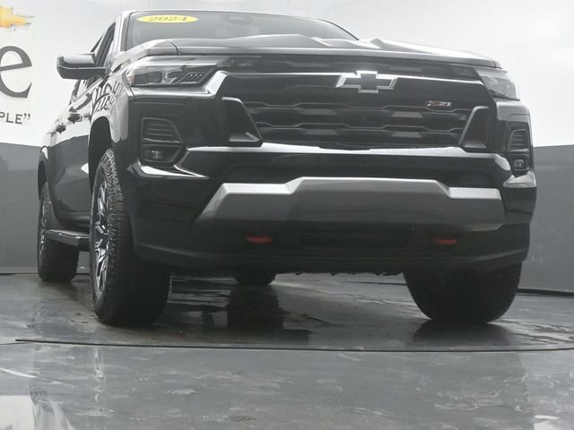 Used 2024 Chevrolet Colorado Z71 w/ Z71 Convenience Package 2 image 3