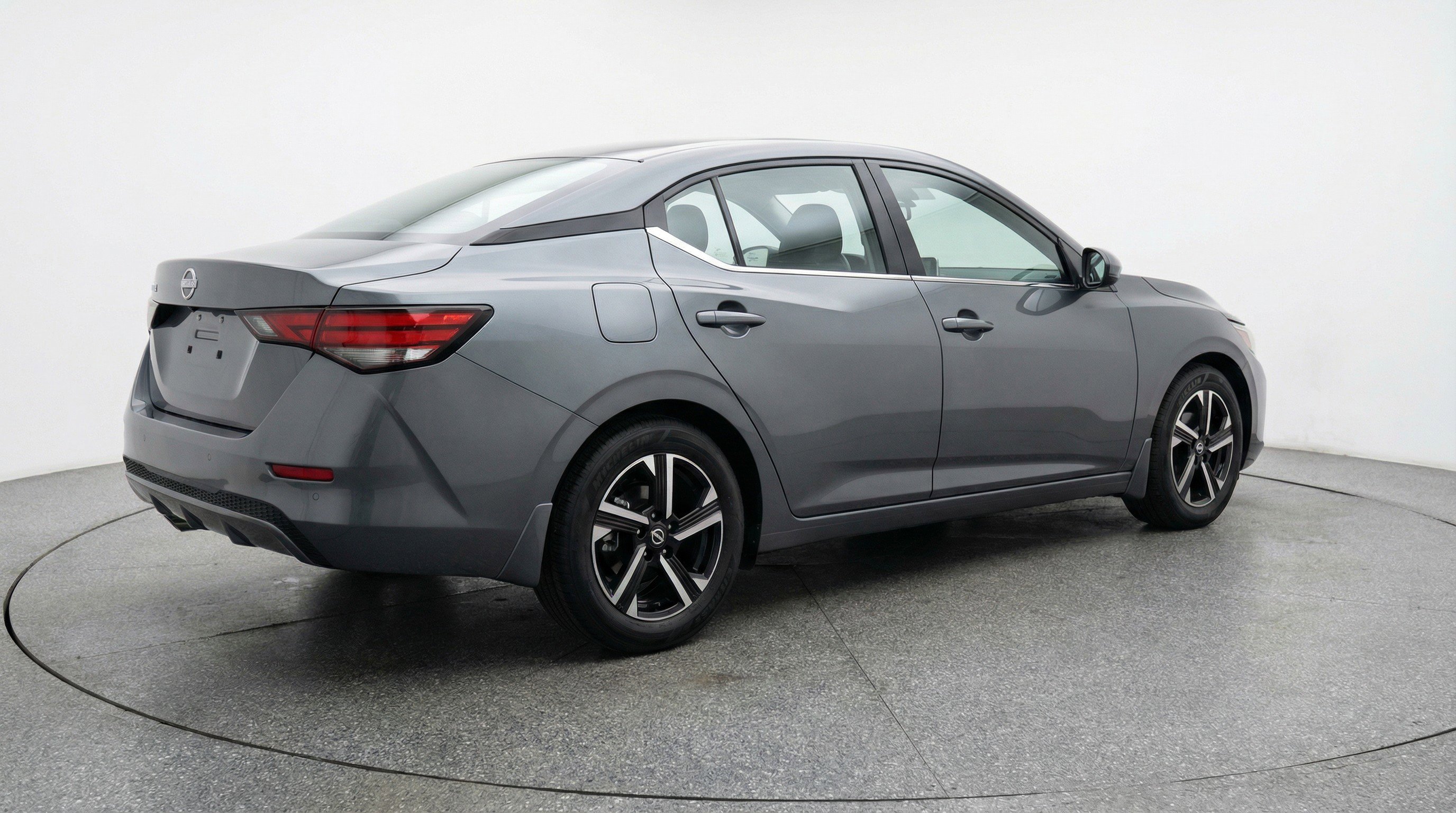 Used 2025 Nissan Sentra SV image 9