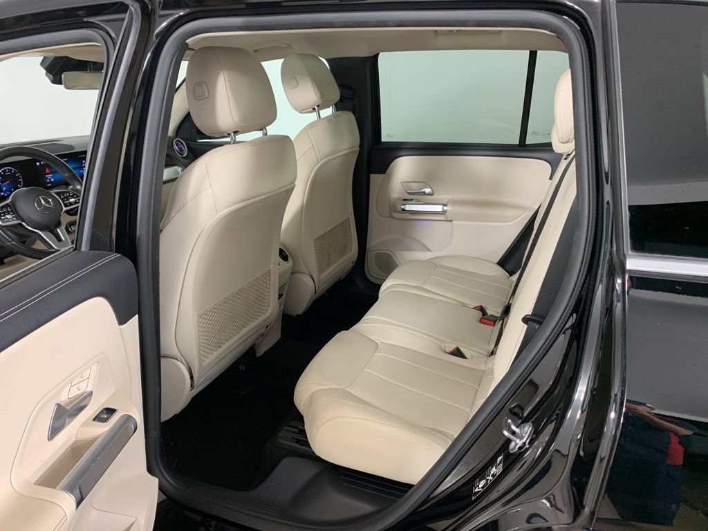 Used 2022 Mercedes-Benz GLB 250 4MATIC w/ Premium Package Lite image 32