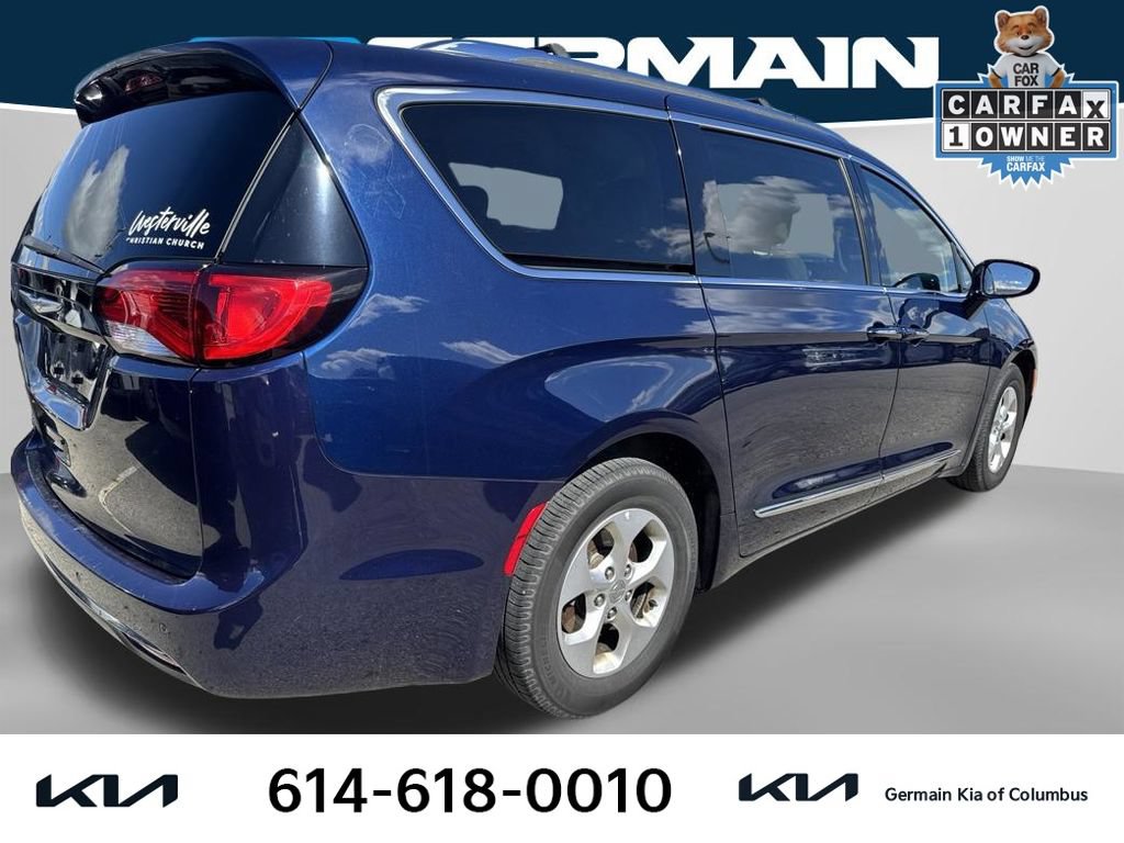 Used 2017 Chrysler Pacifica Touring-L Plus FWD image 4