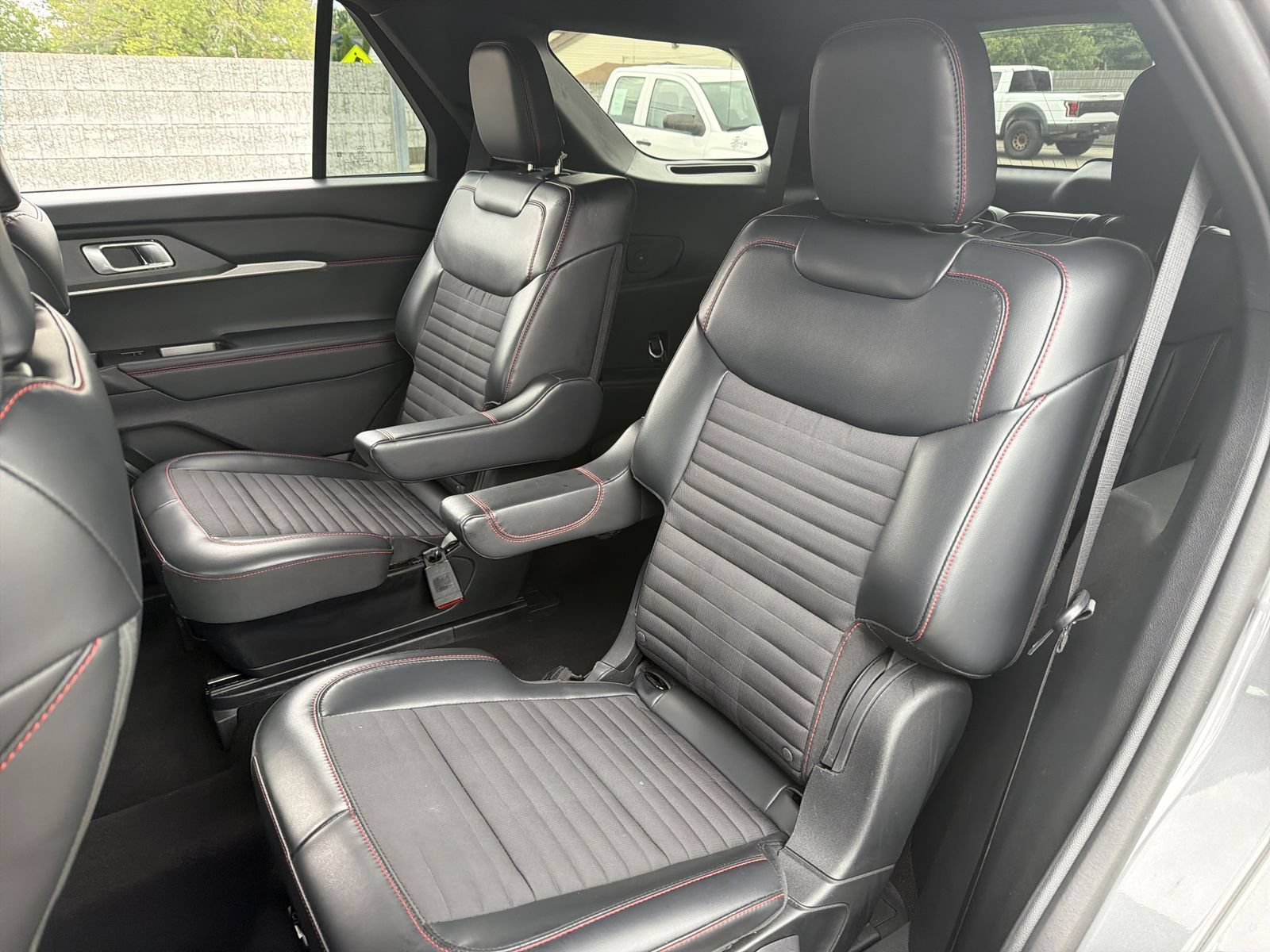 Certified 2025 Ford Explorer ST-Line AWD/4WD image 24