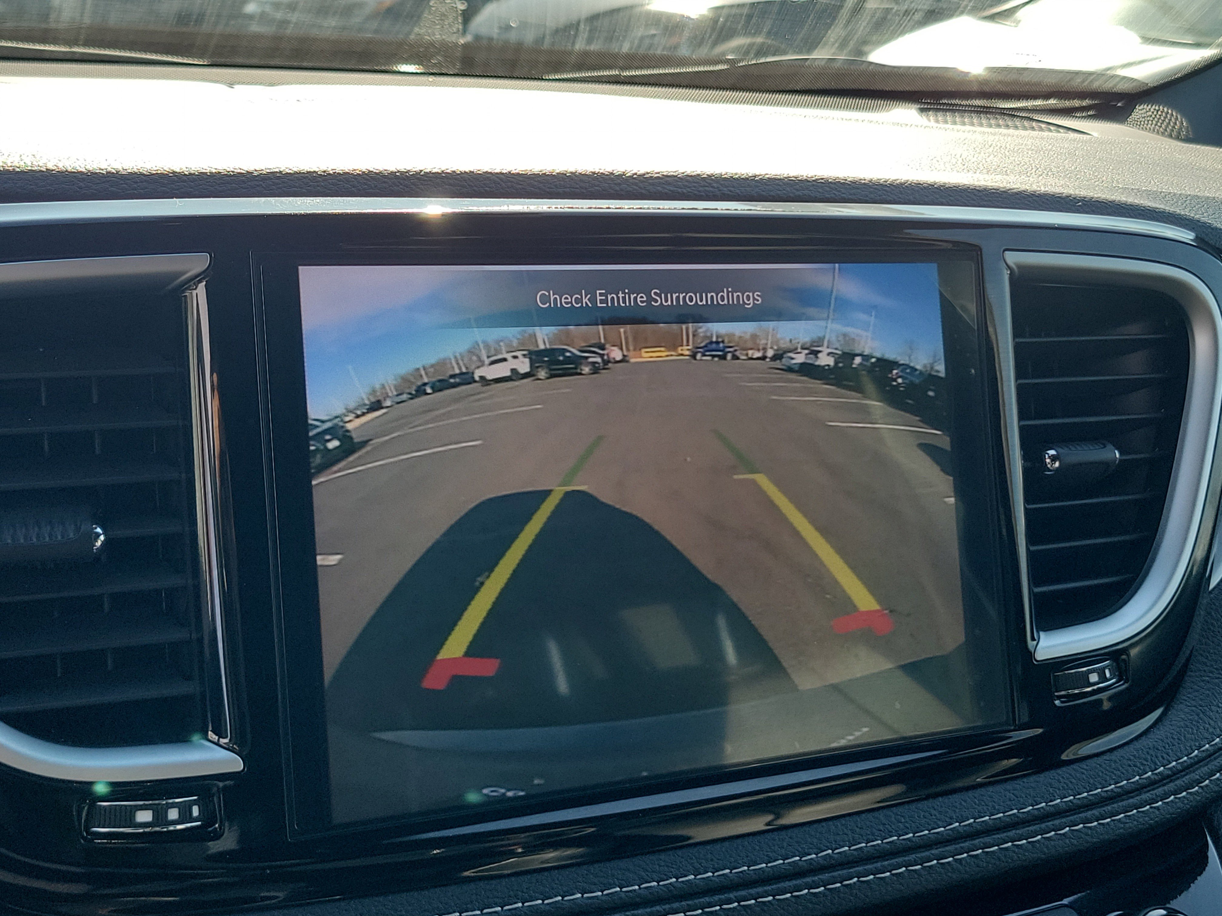 Used 2025 Chrysler Pacifica Limited image 15