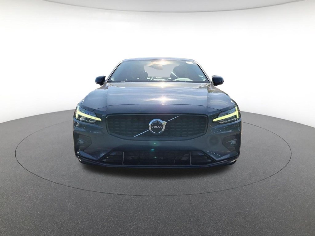 Used 2024 Volvo S60 B5 Core FWD image 2