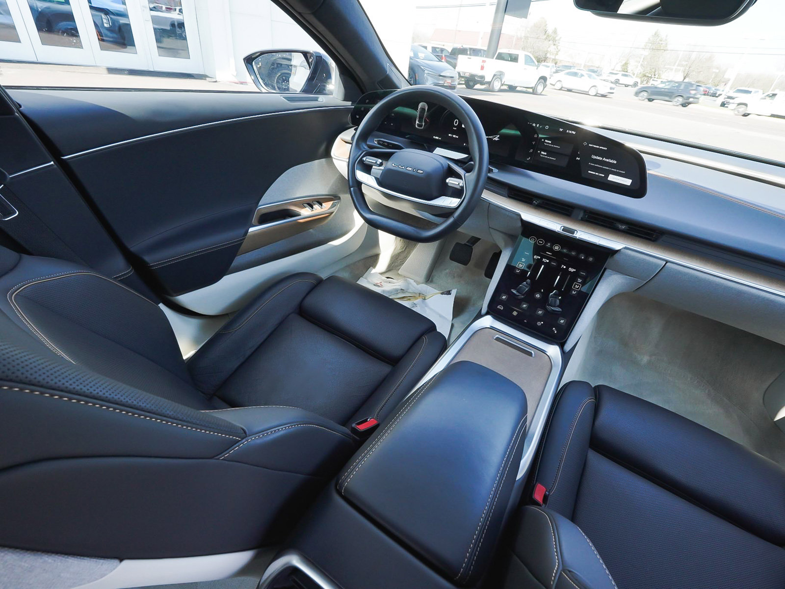 Used 2024 Lucid Air Touring image 42