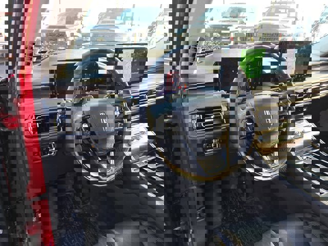 Used 2025 Lincoln Aviator Reserve w/ Equipment Group 201A image 8