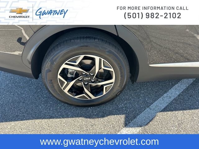 Used 2025 Kia Sportage LX image 11