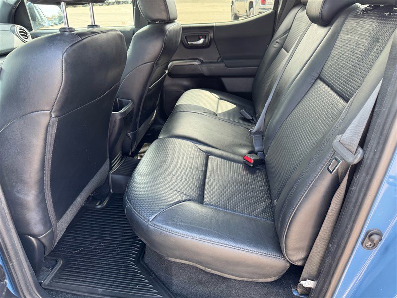Used 2019 Toyota Tacoma TRD Off-Road AWD/4WD image 4