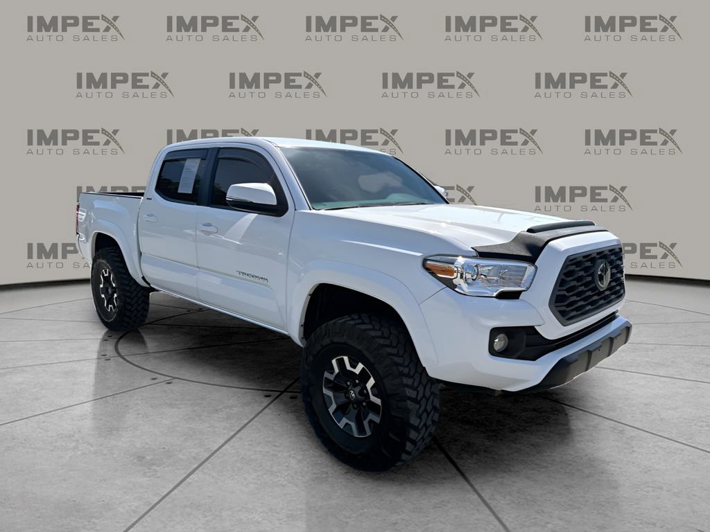 Used 2023 Toyota Tacoma SR5 w/ Technology Package image 7
