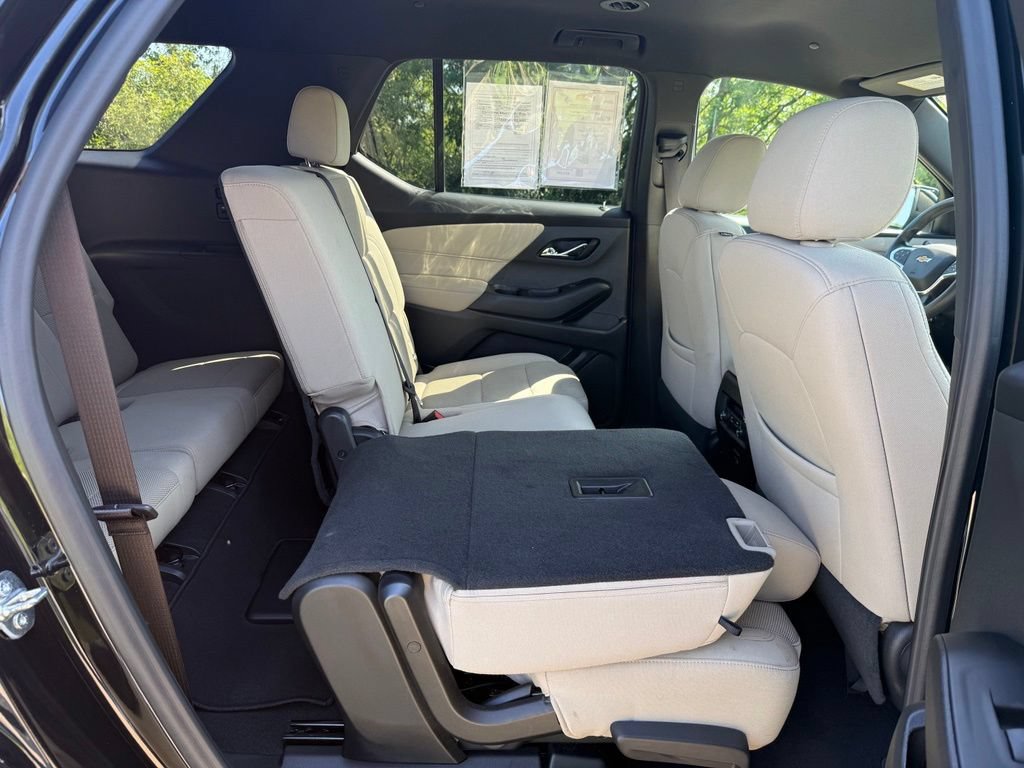 Used 2023 Chevrolet Traverse LS AWD/4WD image 16