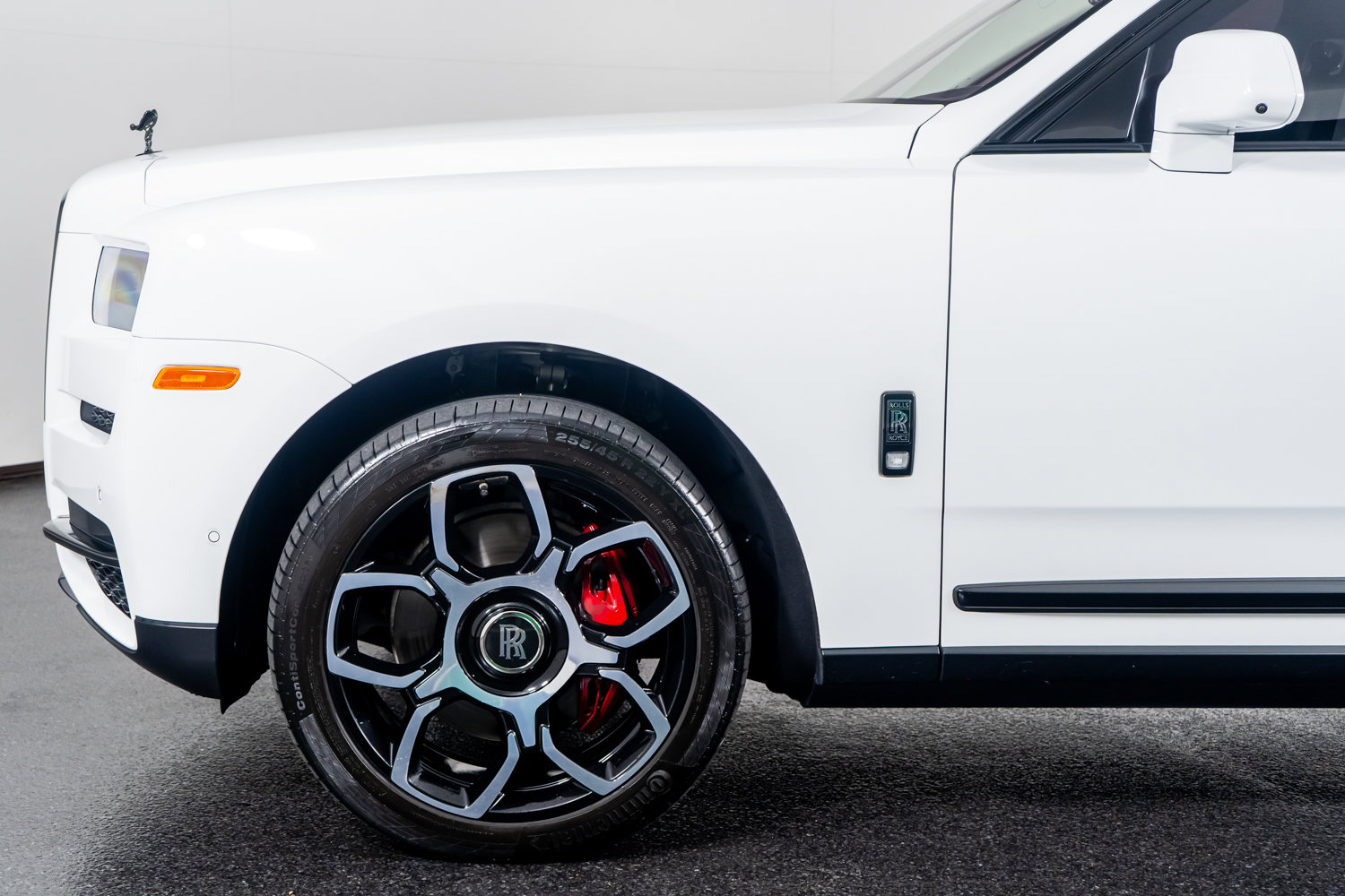 Used 2023 Rolls-Royce Cullinan Black Badge image 17