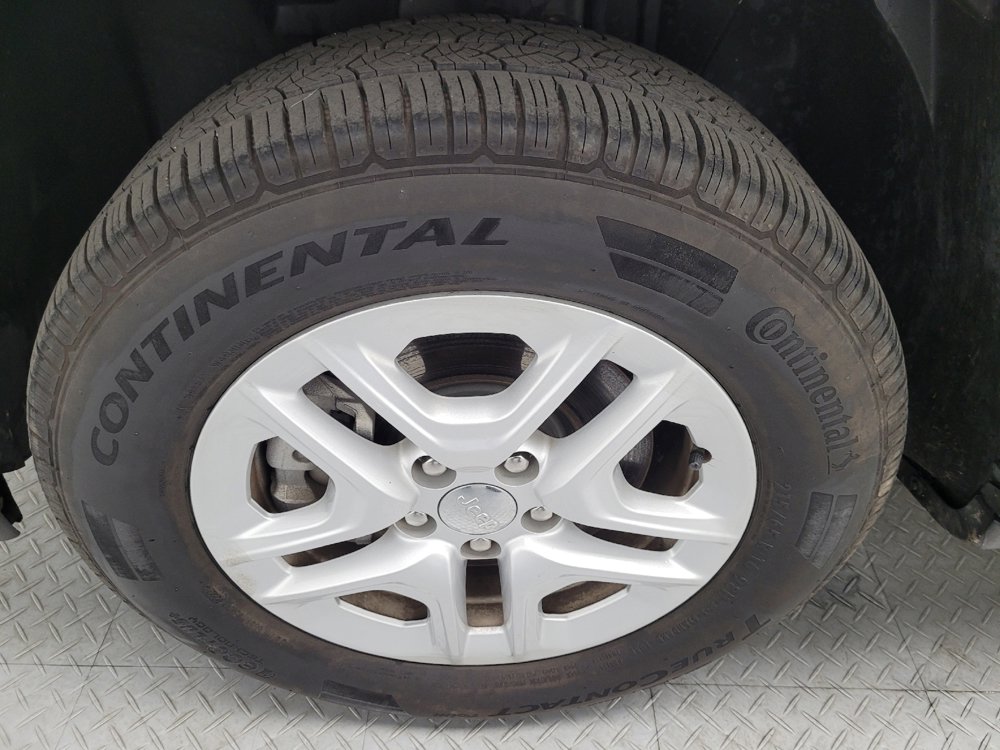 Used 2020 Jeep Compass Sport image 31