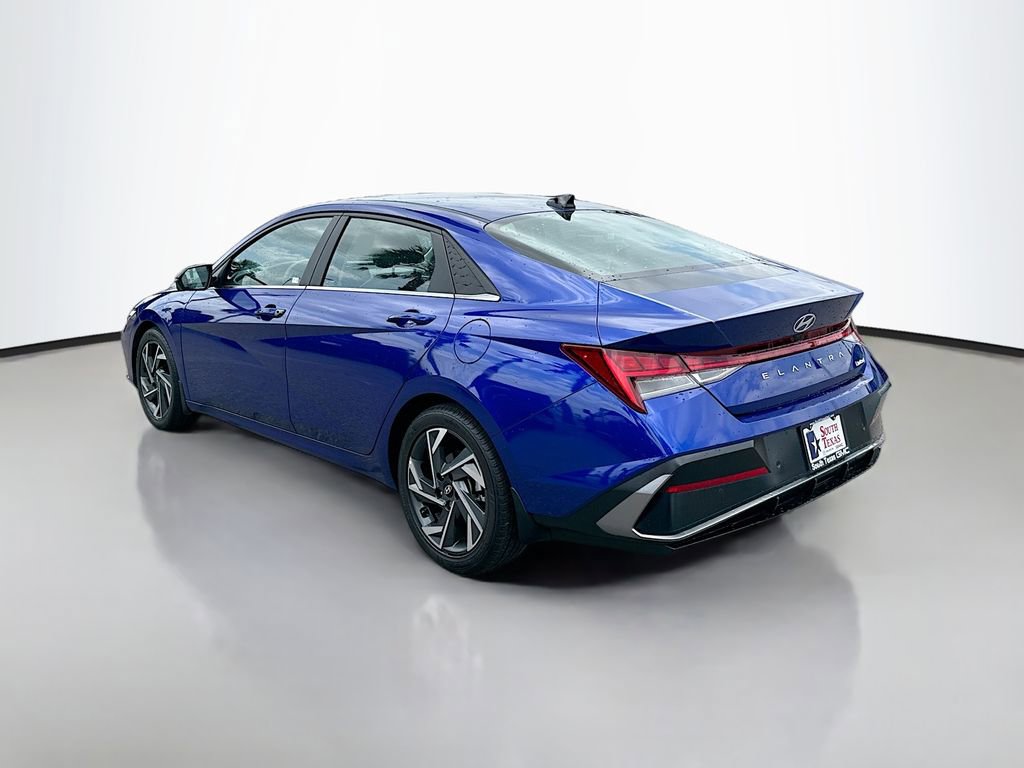 Used 2024 Hyundai Elantra Limited image 5
