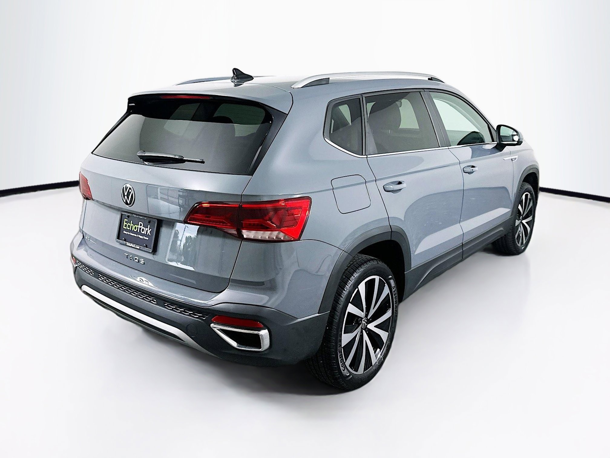 Used 2024 Volkswagen Taos SE FWD image 9