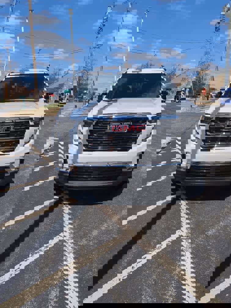 Used 2025 GMC Acadia Elevation image 8