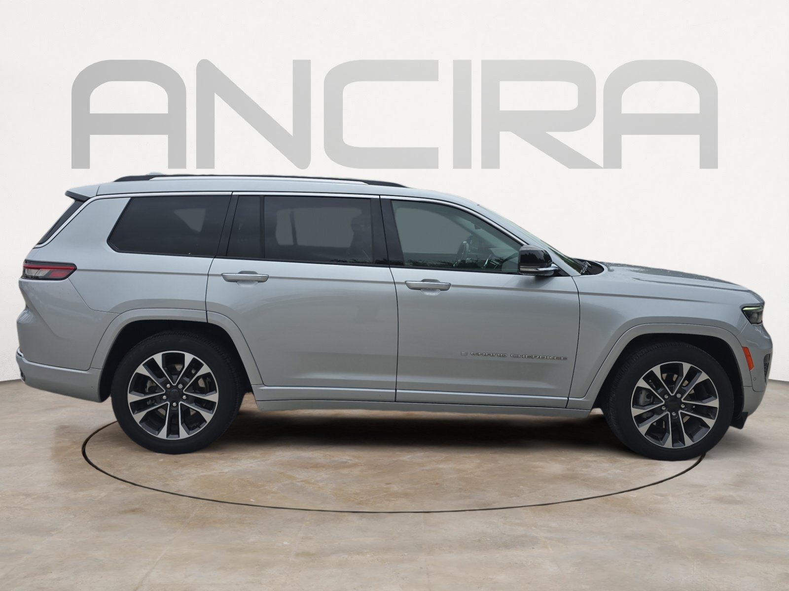 Used 2021 Jeep Grand Cherokee L Overland w/ Advanced Protech Group III AWD/4WD image 11