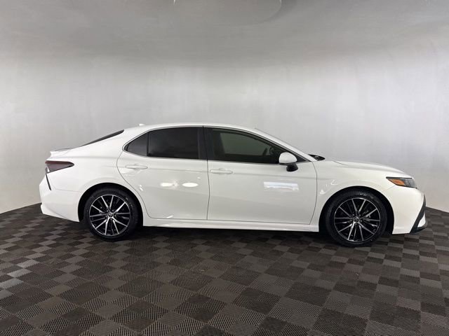 Used 2021 Toyota Camry SE image 10