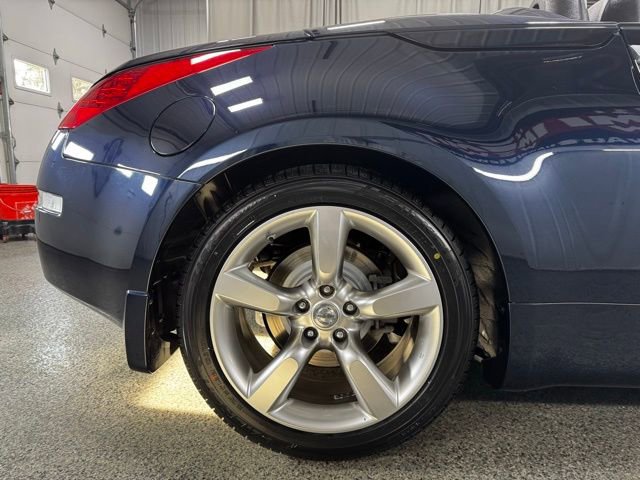 Used 2007 Nissan 350Z Touring image 18