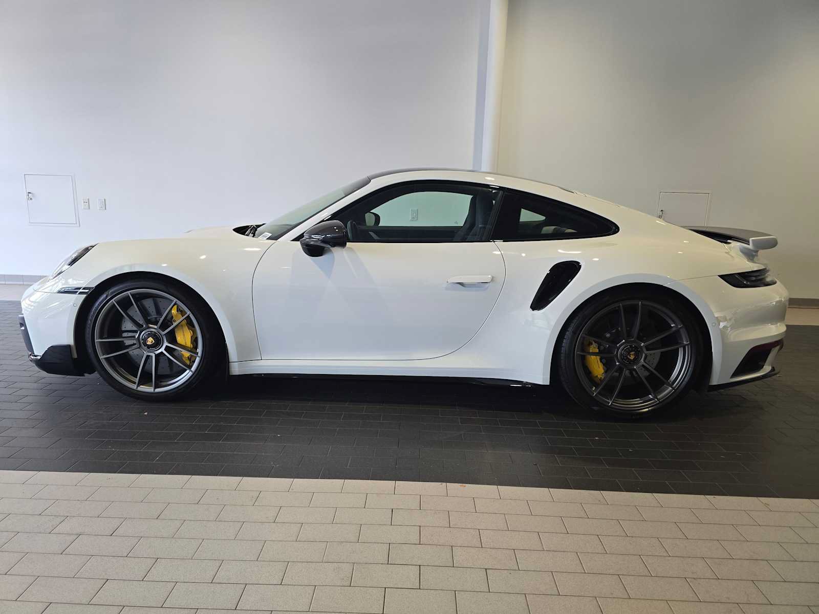Used 2025 Porsche 911 Turbo S AWD/4WD image 2