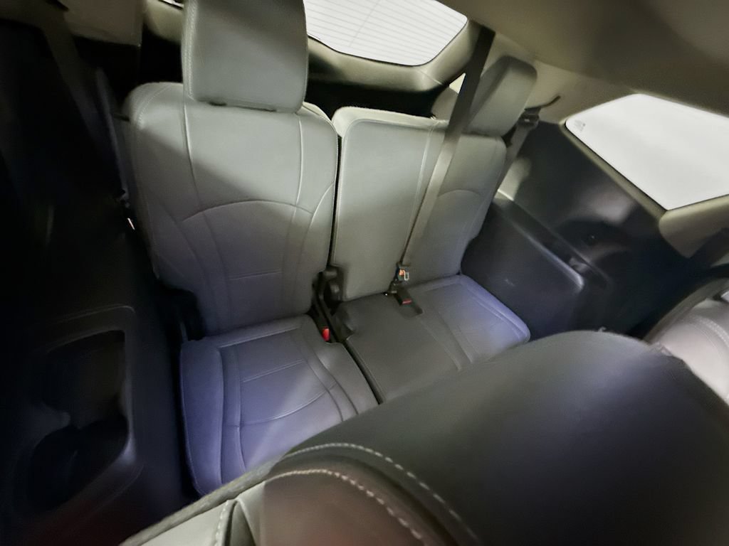 Used 2019 Buick Enclave Premium w/ Experience Buick Package FWD image 27