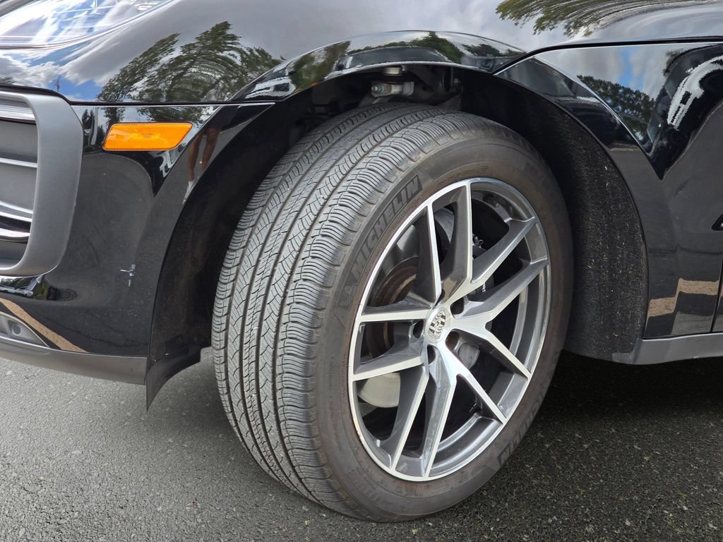 Used 2023 Porsche Macan AWD/4WD image 36