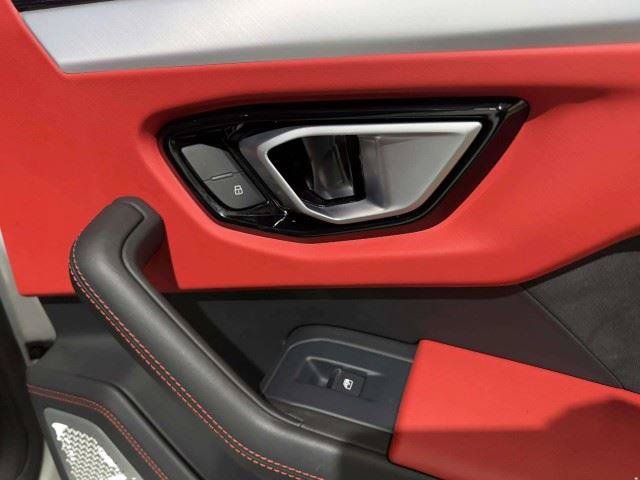 Used 2019 Lamborghini Urus AWD/4WD image 62