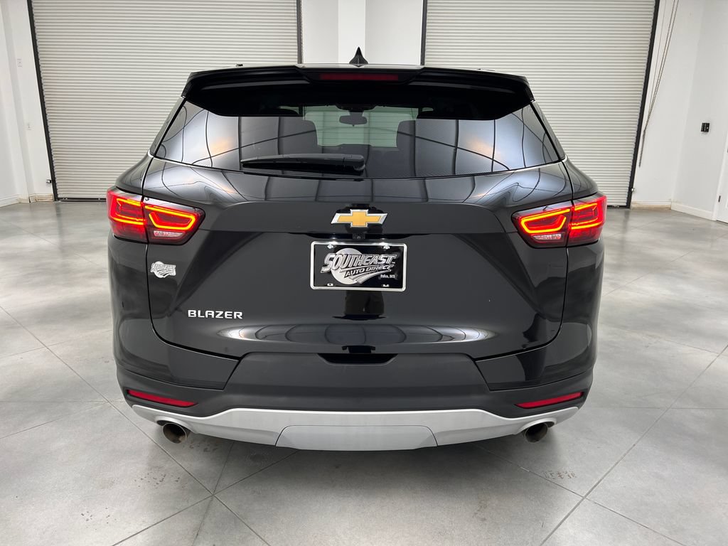 Used 2025 Chevrolet Blazer LT FWD image 8