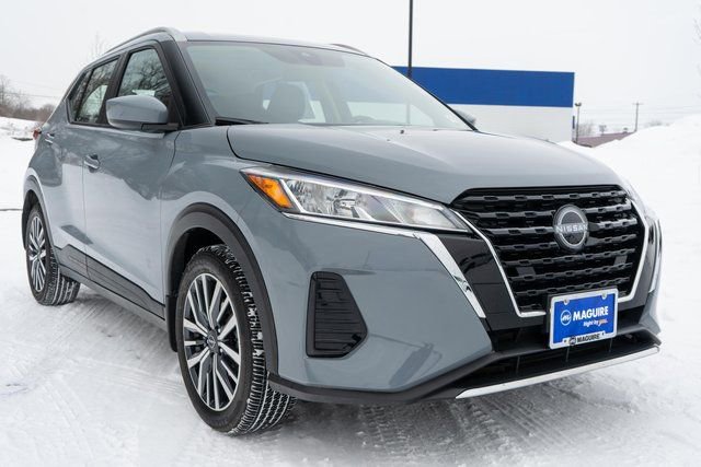 Used 2023 Nissan Kicks SV image 4
