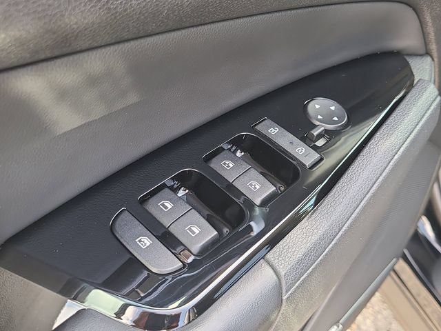 Used 2025 Kia Sportage SX FWD image 16