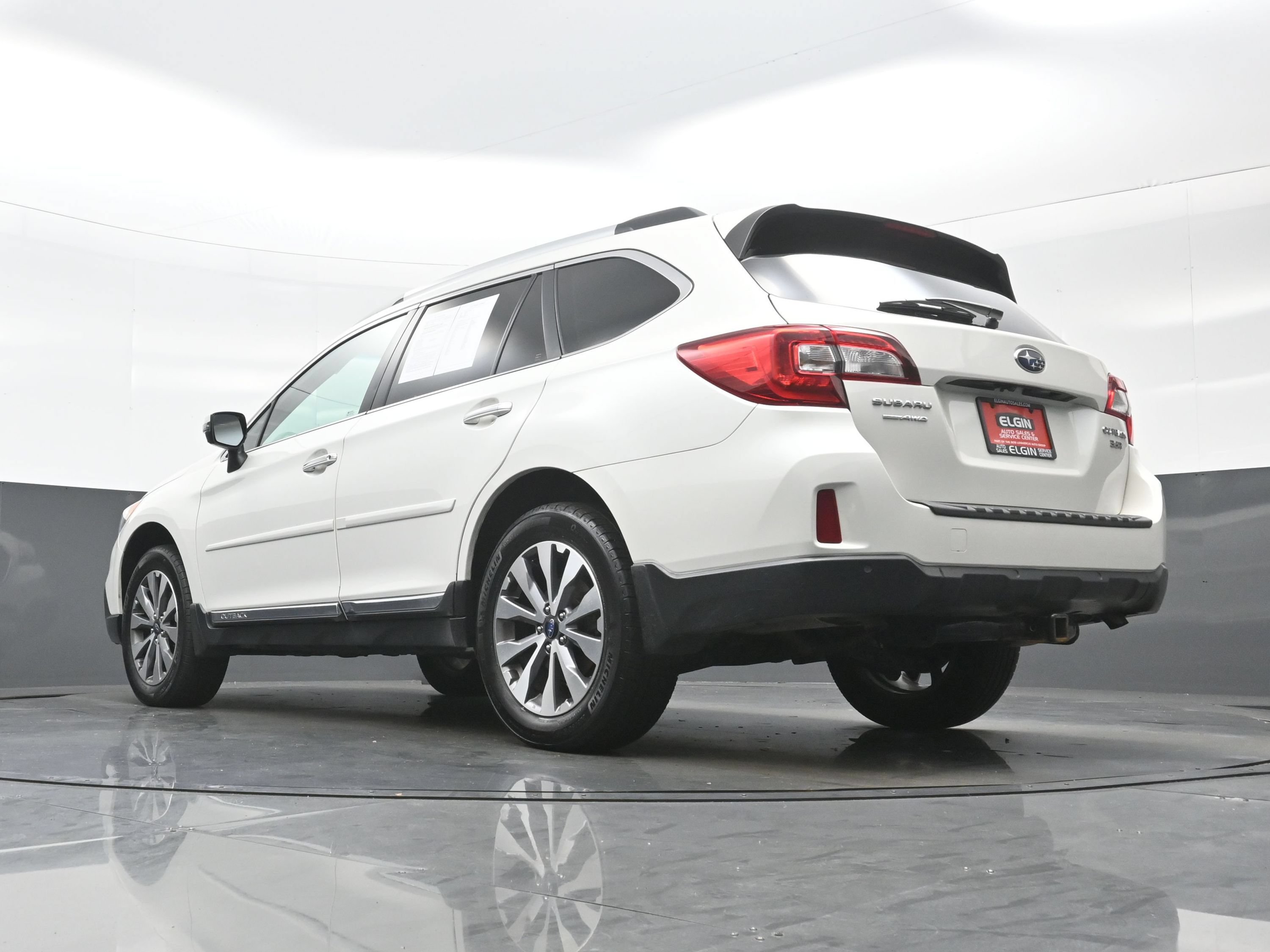 Used 2017 Subaru Outback 3.6R Touring AWD/4WD image 31