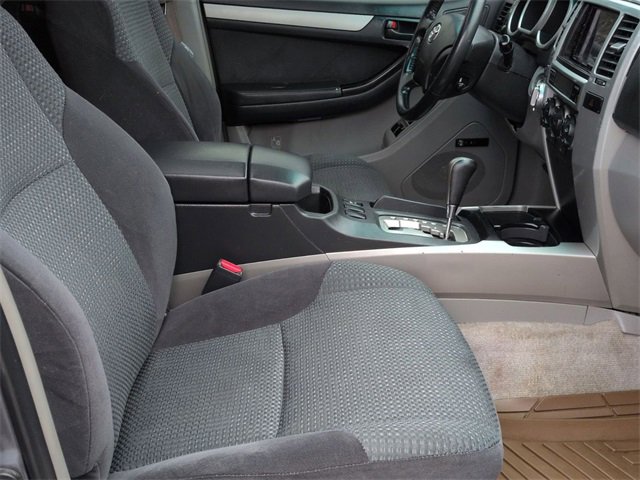 Used 2004 Toyota 4Runner SR5 image 28
