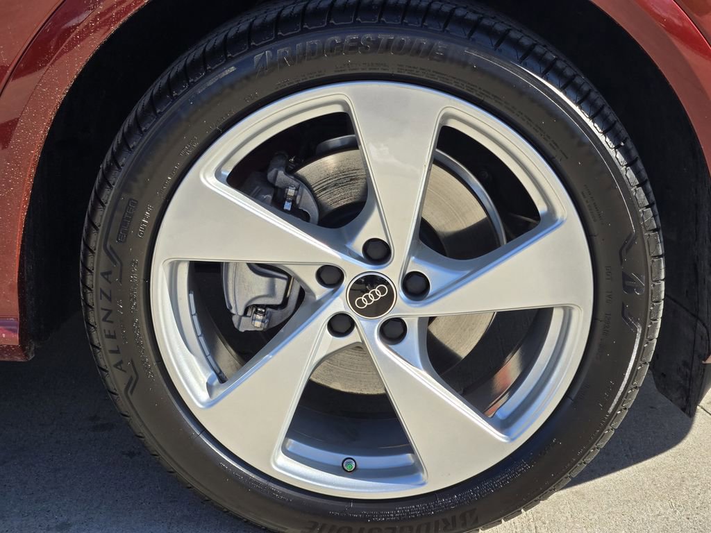 Certified 2025 Audi Q5 Prestige image 16