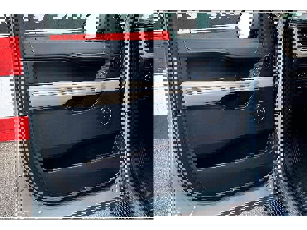 Used 2024 Ford Expedition Limited image 19