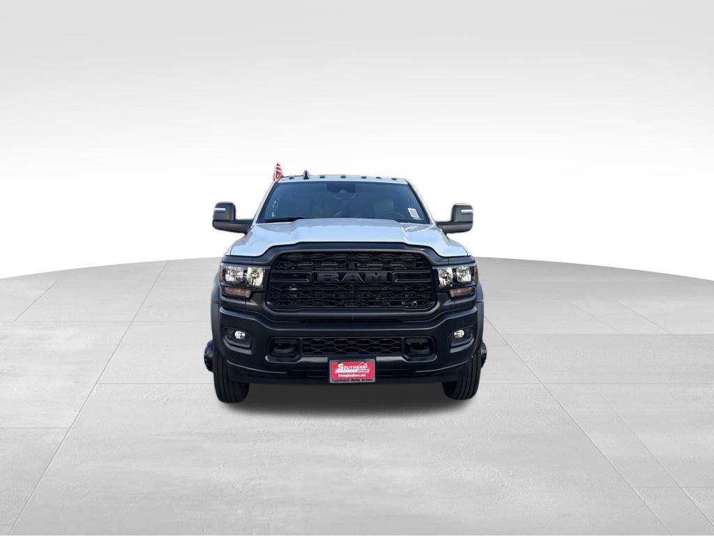 New 2024 RAM 5500 4x4 Regular Cab image 10