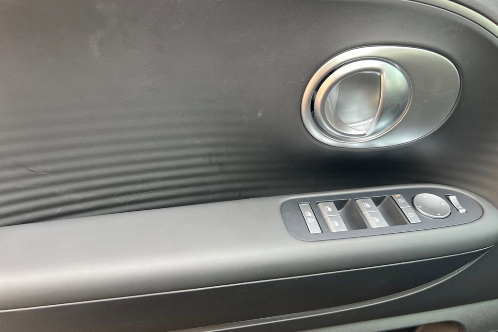 New 2026 Hyundai Ioniq 9 SE image 9
