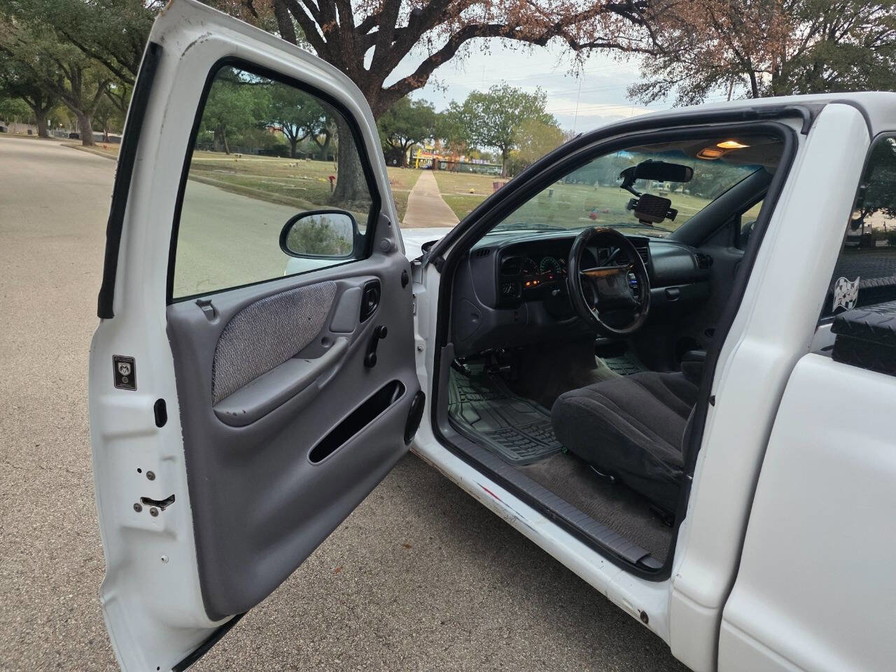 Used 1999 Dodge Dakota Sport image 10