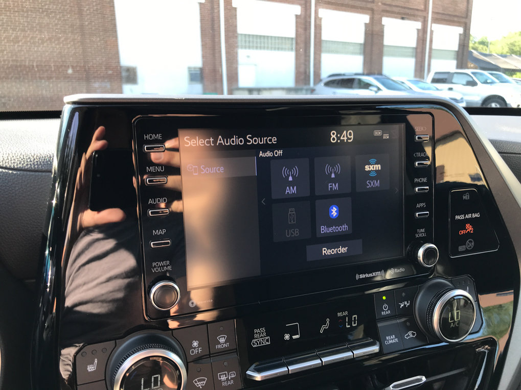 Certified 2020 Toyota Highlander XLE AWD/4WD image 22