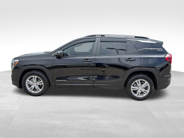 Used 2022 GMC Terrain SLE w/ Driver Convenience Package FWD image 4