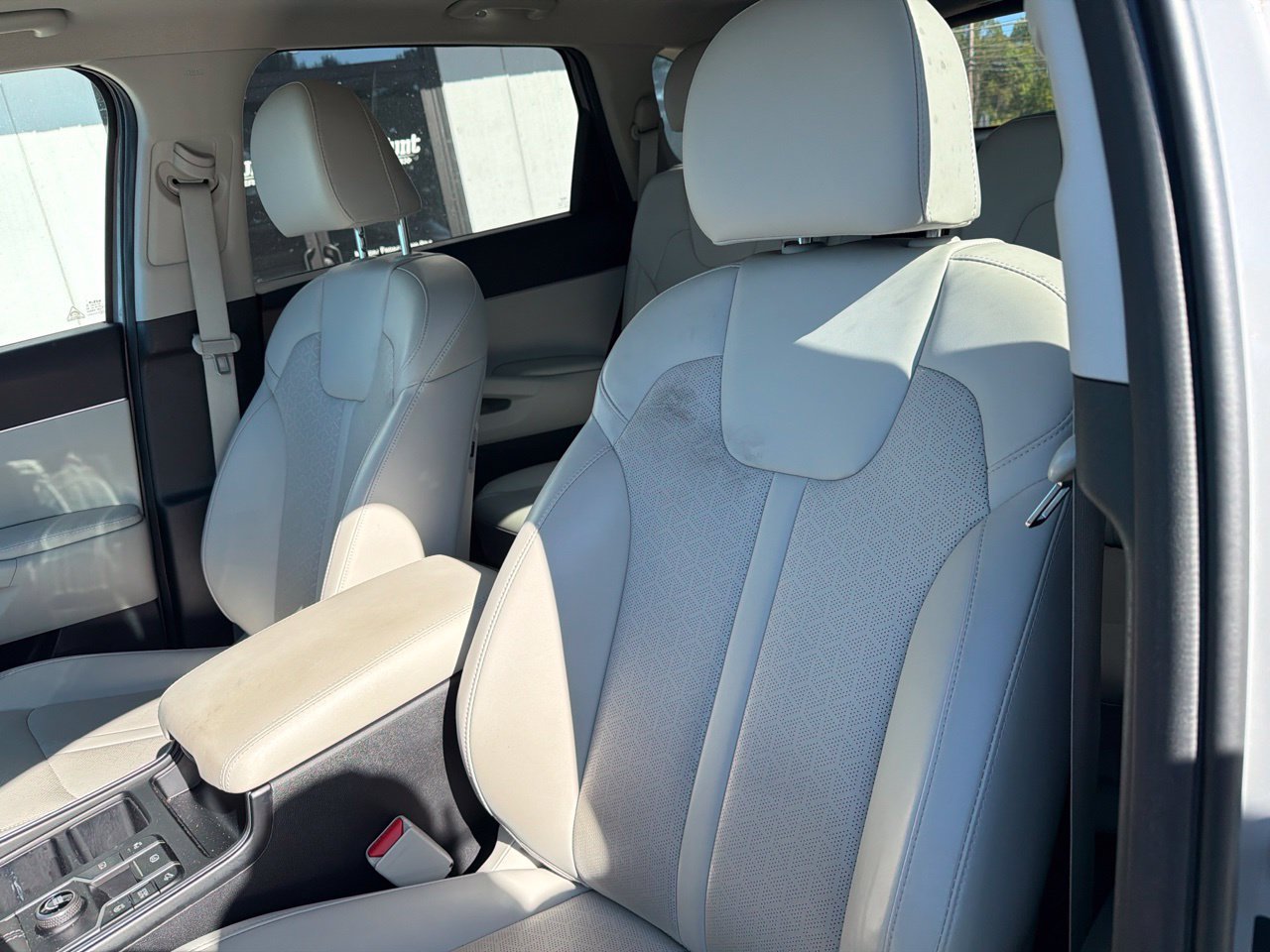 Used 2023 Kia Sorento EX w/ Panoramic Sunroof Package FWD image 3